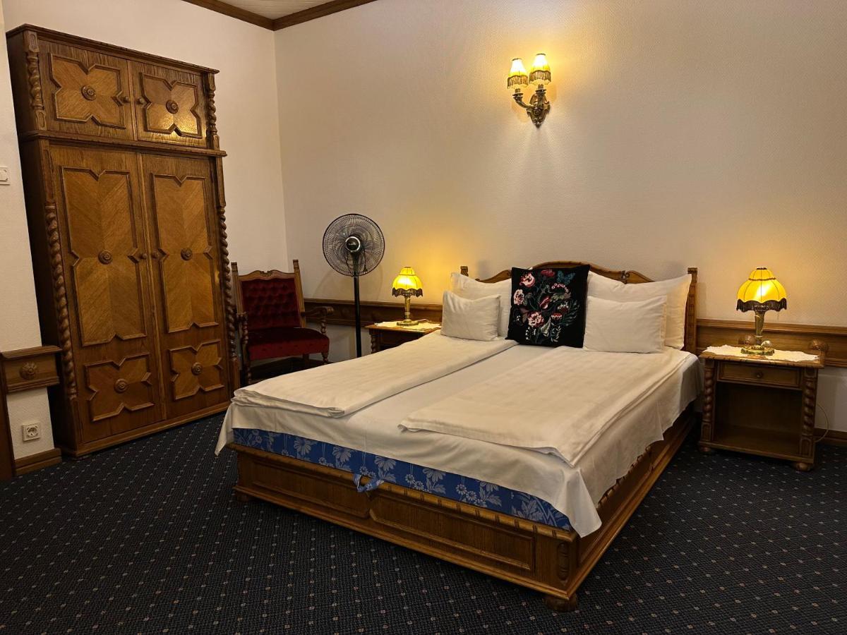 Ello Residence Veszprem Bagian luar foto